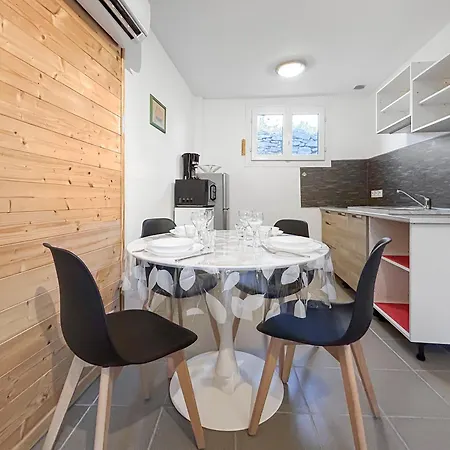 Terrasse, Parking & Confort Au Coeur De