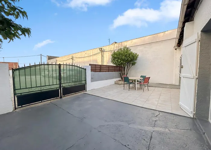 Terrasse, Parking & Confort Au Coeur De Carcassonne