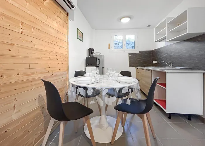 Terrasse, Parking & Confort Au Coeur De